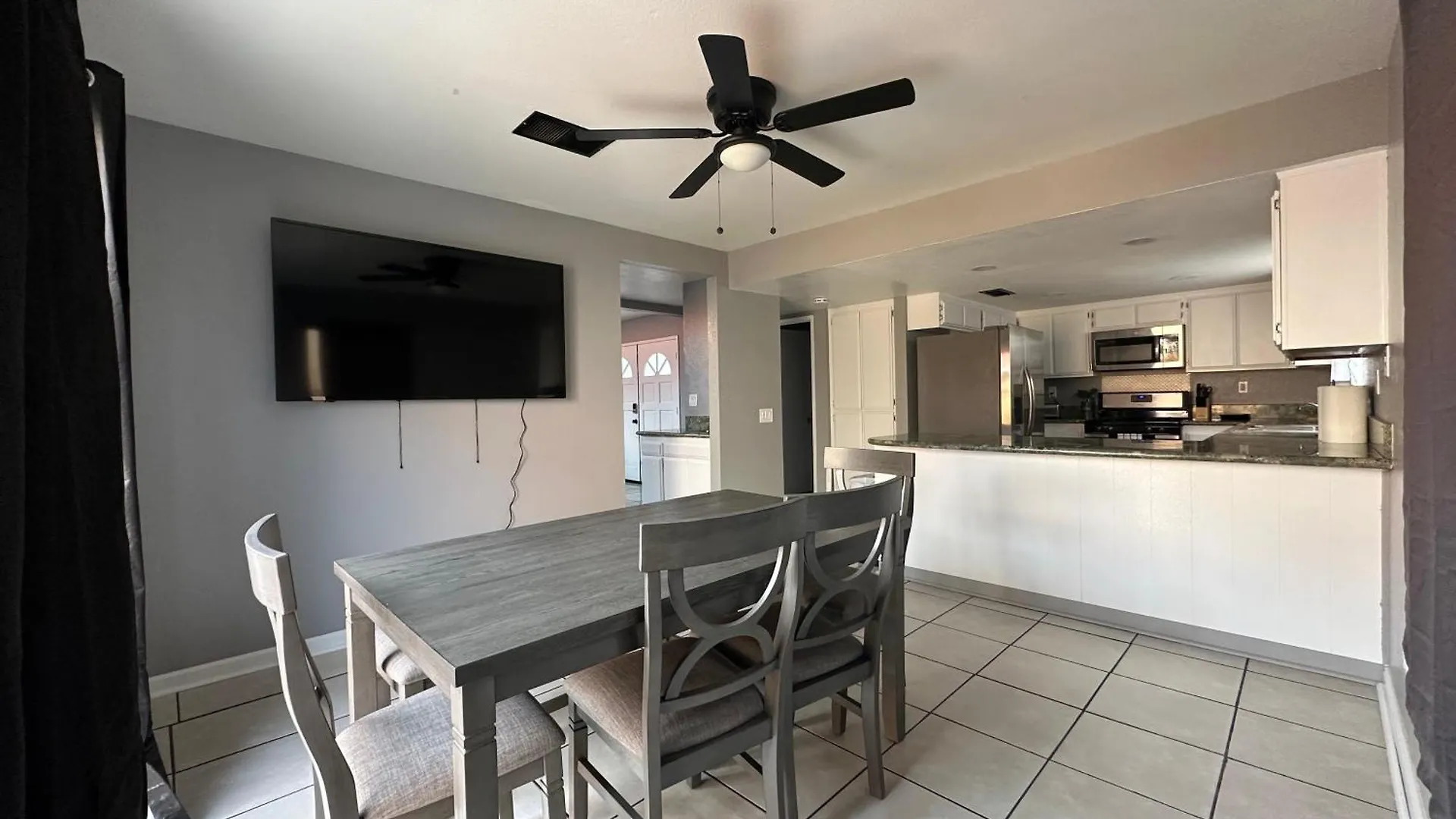 Gorgeous & Open Upgraded Home San Bernardino United States